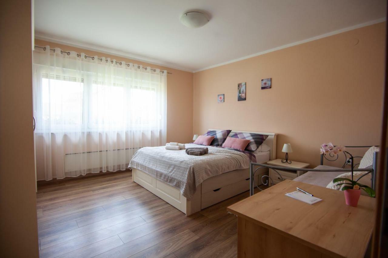 Apartmani Slavek Jastrebarsko Exterior foto